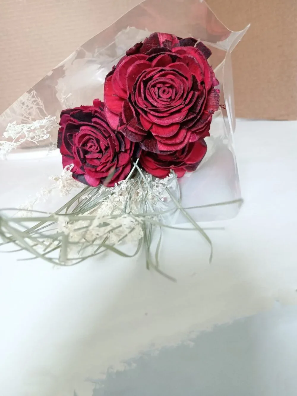 NWT Lowes bouquet of 3 wooden roses with baby's breath and grass accents